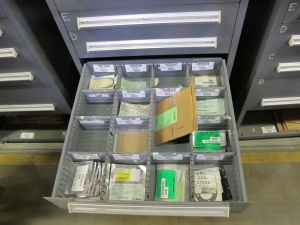 STANLEY VIDMAR HEAVY DUTY 5-DRAWER PARTS CABINET W/ CONTENTS (W-50) LOADING & HANDLING FEE $25-